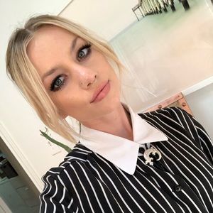 Meet your Posher, Lara